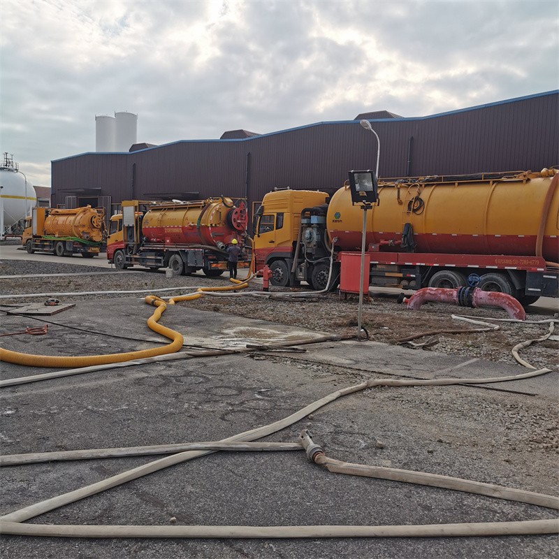 叠彩污水池清理